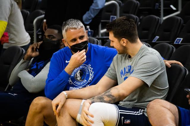 德州扑克游戏app-【现场】勇士进攻迎来复苏 大胜独行侠终获反弹