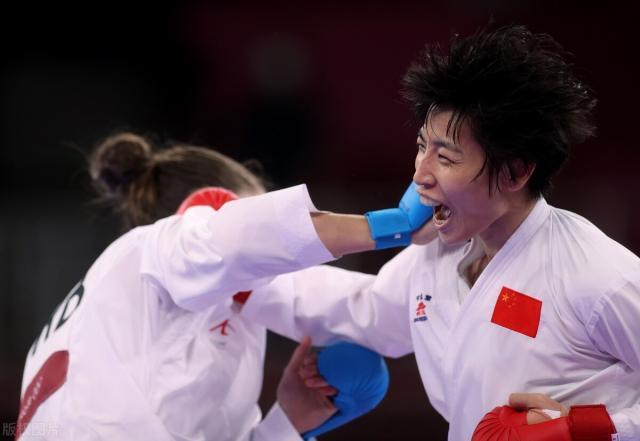 德州扑克规则-尹笑言遗憾摘银：爱打女孩从排球赛场到空手道擂台